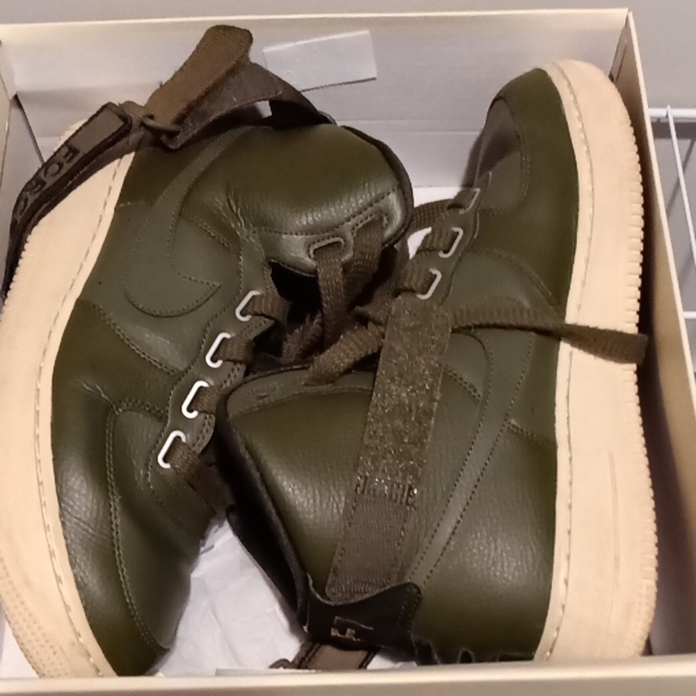 Nike Green High-Top Sneakers with Chunky Sole